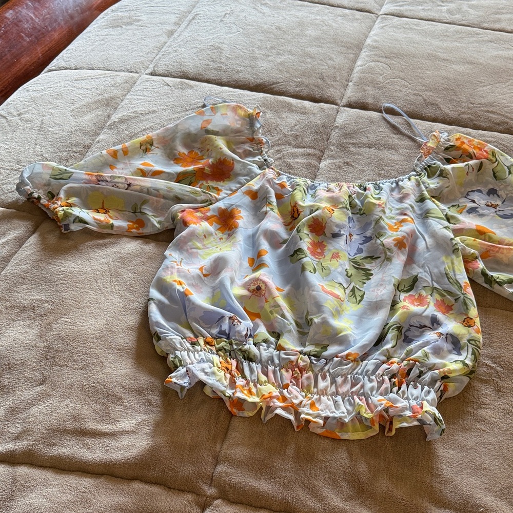 Floral Print Puff Sleeve Blouse - Picture 8 of 10